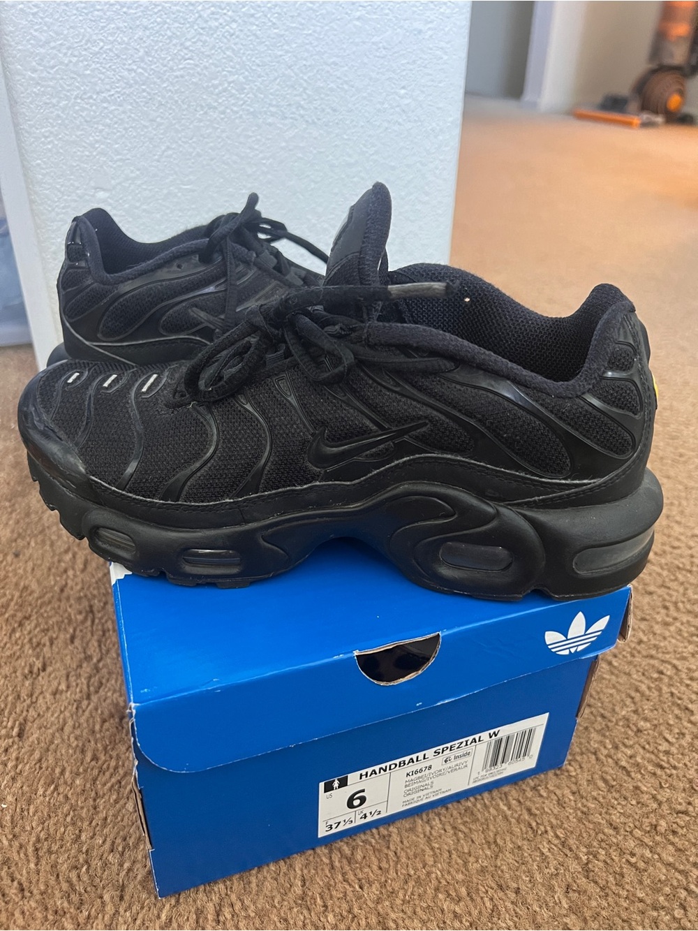 Nike Kids Black Sneakers